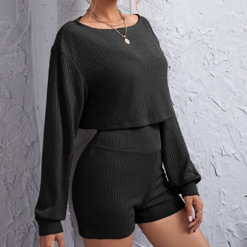 Blue off shoulder ribbed top and shorts longe set - Picture 6 of 14